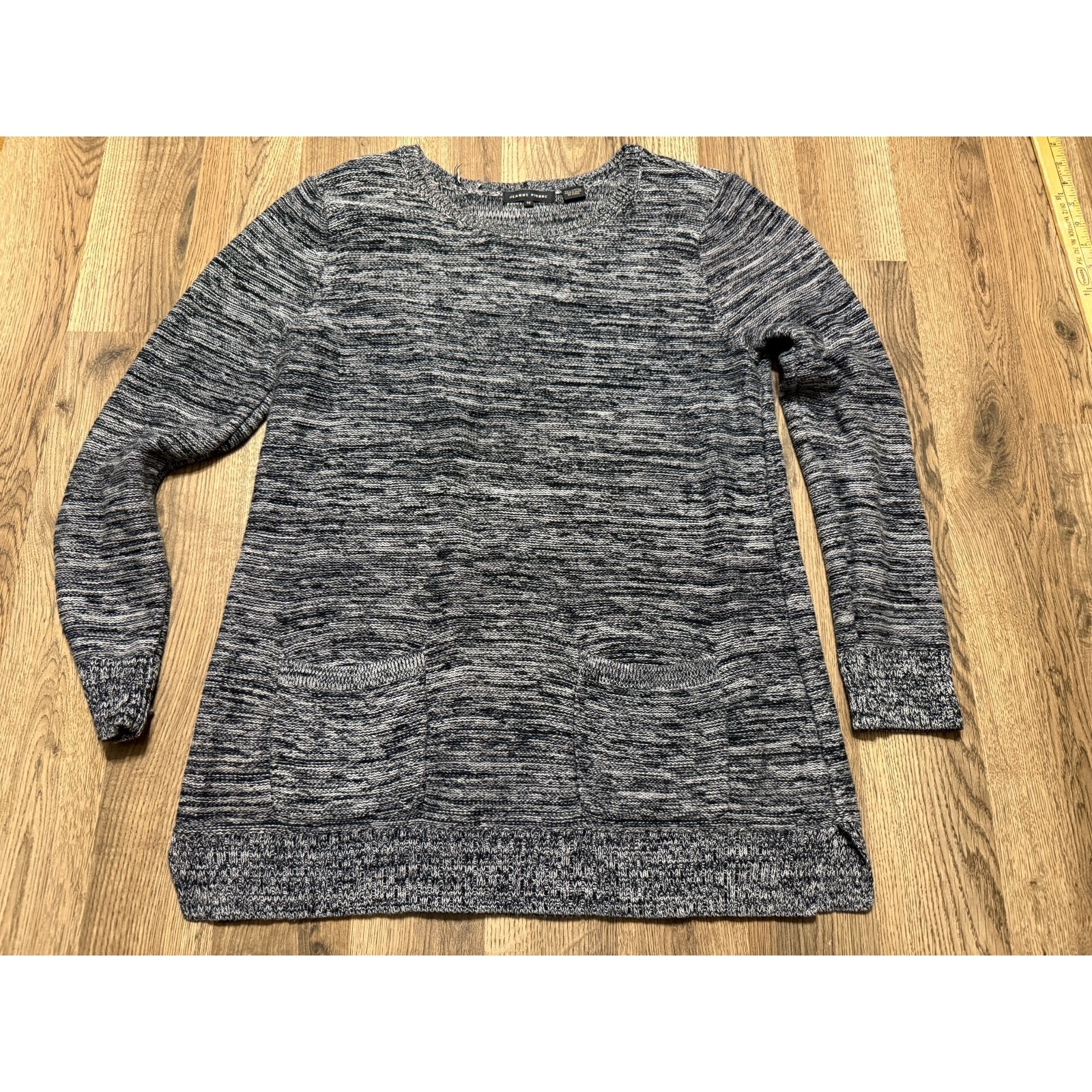 Jeanne Pierre Sweater, Women's Size Medium, Grey Black, Pullover, Crew Neck